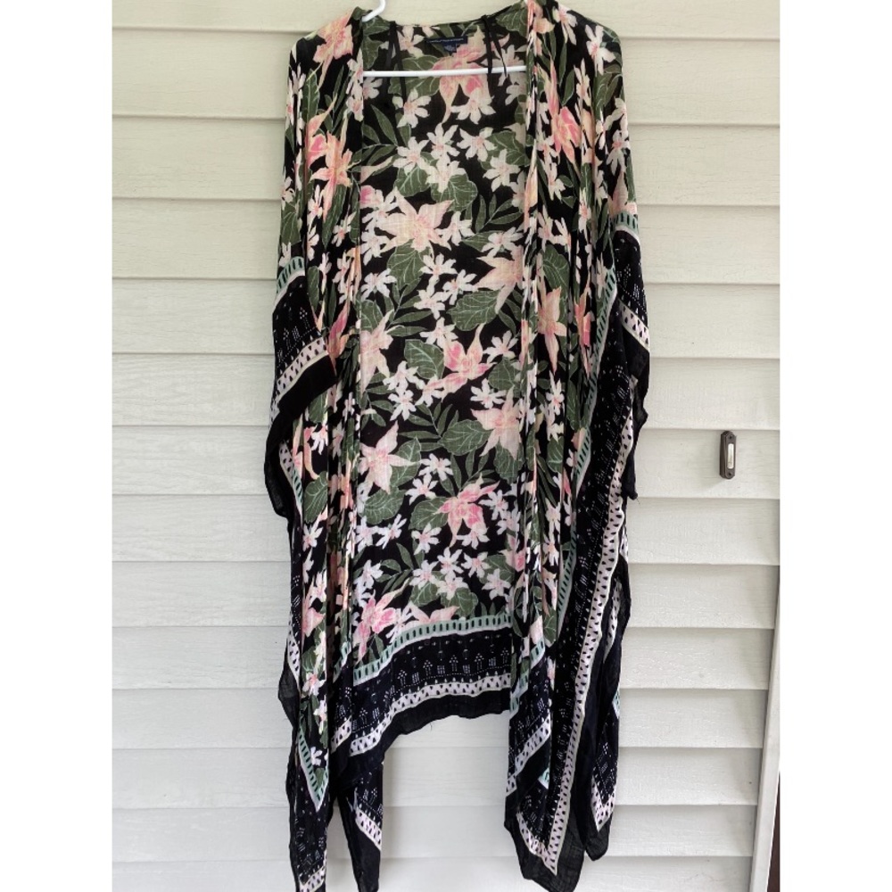 Black floral kimono
